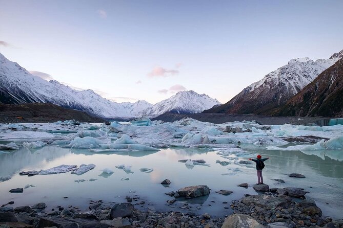 Full-Day Guided Sightseeing Tour of Mount Cook from Queenstown - Pickup at 7:30am: group size, pacing, and onboard comfort