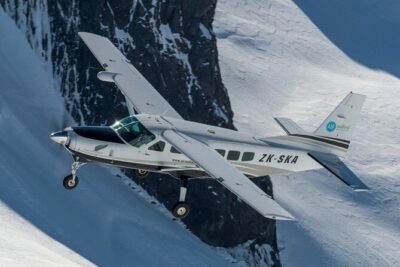 Milford Sound Flight and Cruise ex Queenstown - Queenstown pickup and the pre-flight briefing that sets you up
