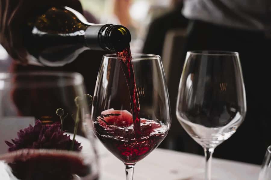 Queenstown: Premium Full-Day Central Otago Wine Tasting Tour - Stop 1: Kinross Winery and Cellar Door Tasting That Sets the Tone