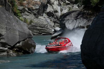 Queenstown: Shotover River Extreme Jet Boat Experience - The 25-minute ride: speed, rapids, and 360-degree spins